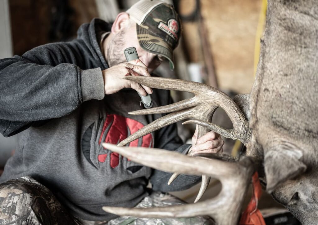 Load video: Score a whitetail with Rackulator